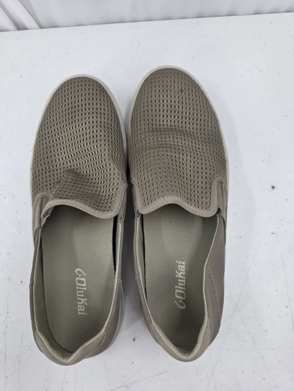 OluKai Lae‘ahi Slip-On Sneakers Mens Size 10 Clay Fabric Mesh Casual 10443-1010.